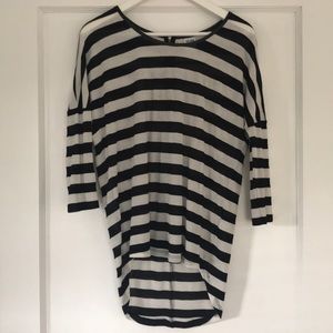 Cute Vero Moda striped top with gold zipper